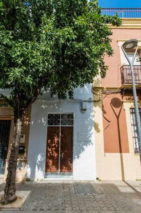 Lujoso Apartamento Con Patio En Triana Sevilla Екстер'єр фото